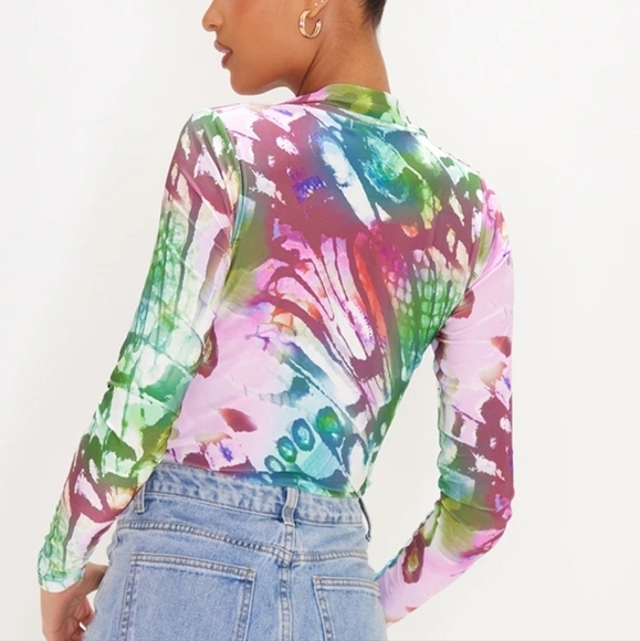 NWT Pretty Little Thing printed slinky ruched front long sleeve crop top - Picture 2 of 8
